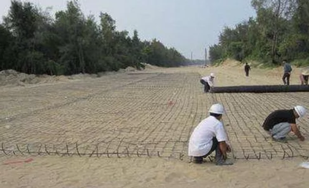 土工格栅在修路施工中使用的八个步骤  第2张