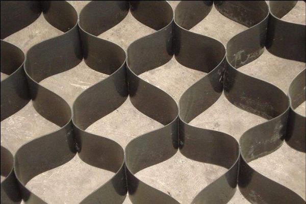 土工格栅与土工格室的区别在哪里？  第2张