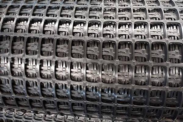 养殖用的土工格栅一般是多少克的？