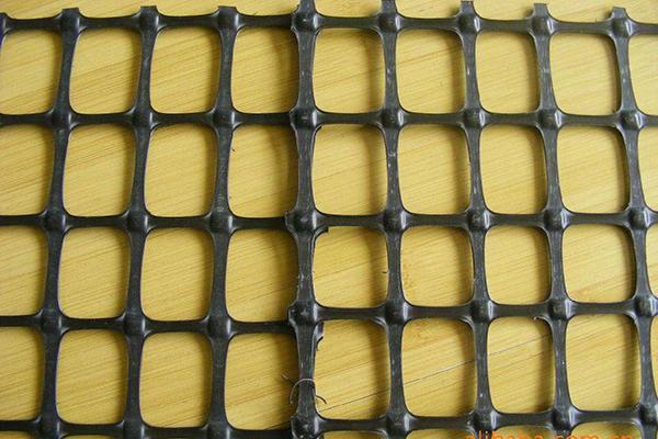 土工格栅的孔径对筋土界面的强度有什么影响？  第2张