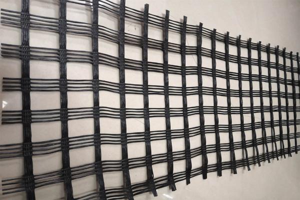 玻纤土工格栅施工中的固定方法有哪些？探讨不同方案
