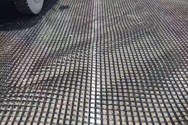 通玻纤土工格栅与自粘玻纤格栅的区别究竟如何？  第4张