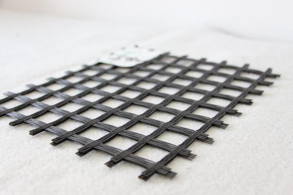 如何进行土工格栅反包施工操作  第2张