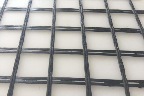 玻璃纤维土工格栅的制造过程揭秘  第2张