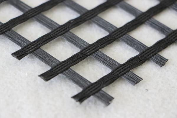 玻璃纤维土工格栅的制造过程揭秘  第3张