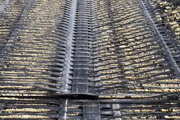 单向土工格栅横向铺还是纵向铺：你知道哪种更适合吗？  第2张