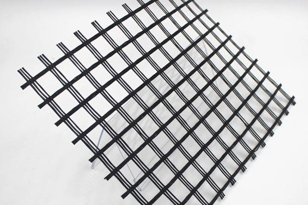 土工格栅与土工布的区别有哪些，如何选择合适的材料  第2张