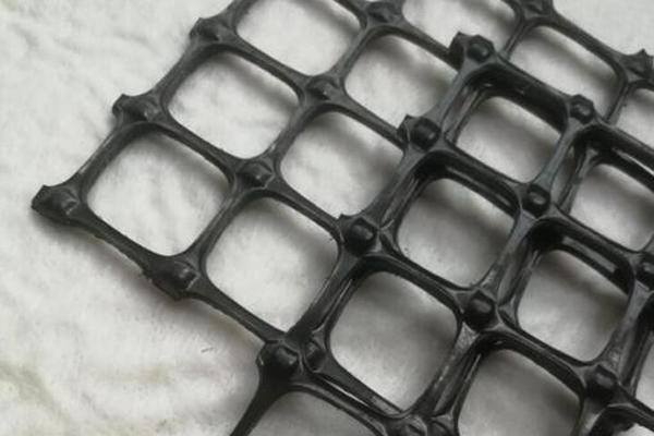 揭秘！塑料土工格栅的两个神奇作用，你知道吗？  第2张