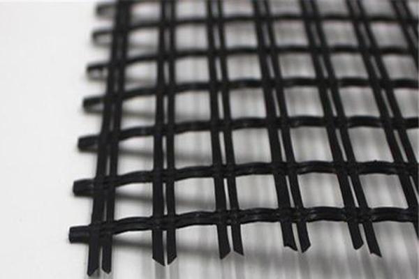 土工格栅的界面特性受哪些因素的影响，了解一下吧！