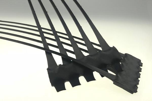 单向塑料土工格栅在基层施工中有哪些注意事项呢