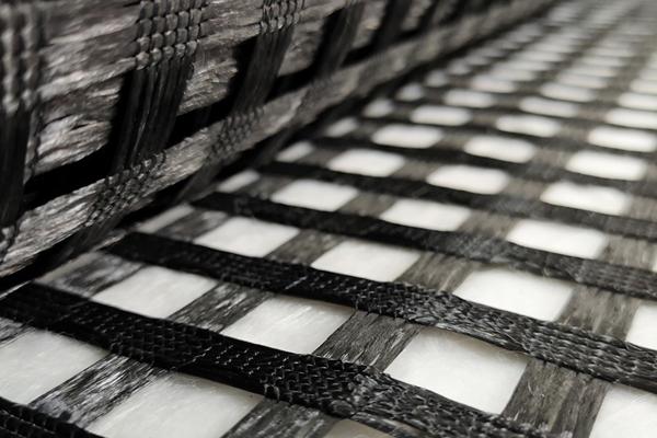 经编涤纶土工格栅执行什么标准呢