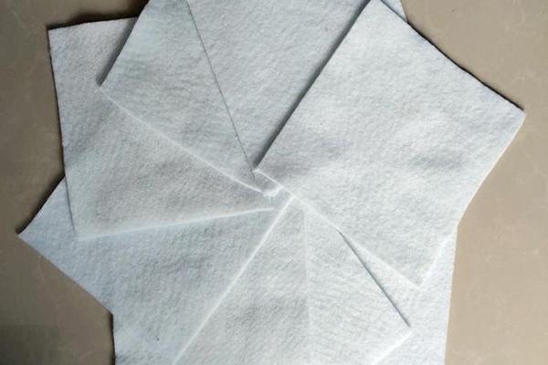 土工格栅与土工布的区别  第4张