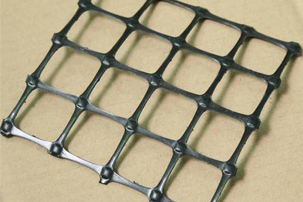 双向塑料土工格栅：提升土木工程质量与寿命的关键