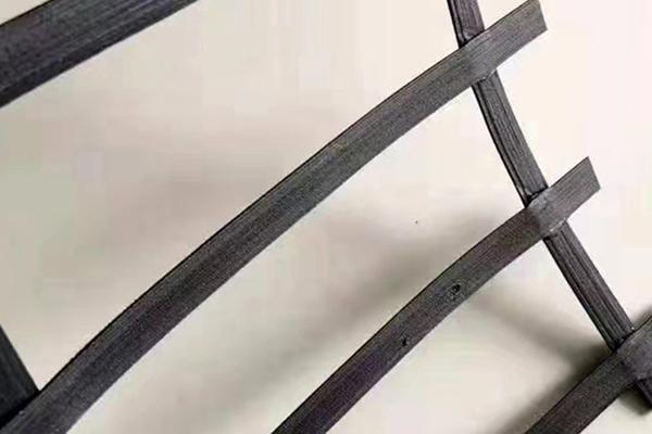 高韧性聚酯纱线集束土工格栅能耐高温多少度