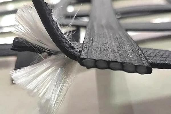 高韧性聚酯纱线集束土工格栅耐用吗