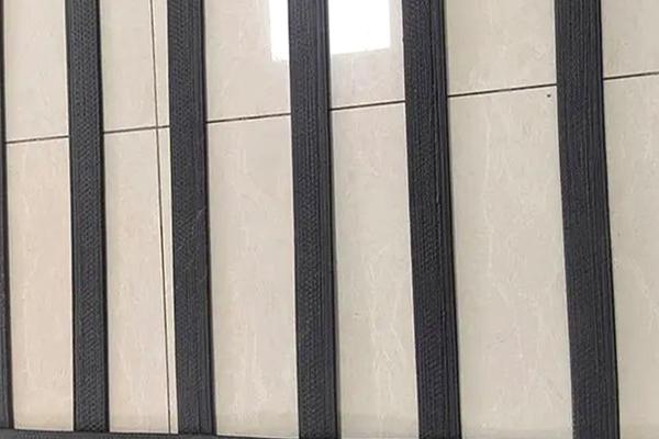 高韧性聚酯纱线集束土工格栅怎么搭接呢？