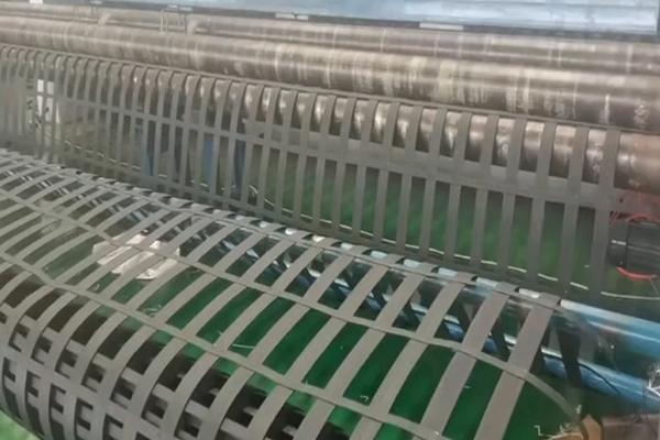 高韧性聚酯纱线集束土工格栅在路基中的应用有哪些