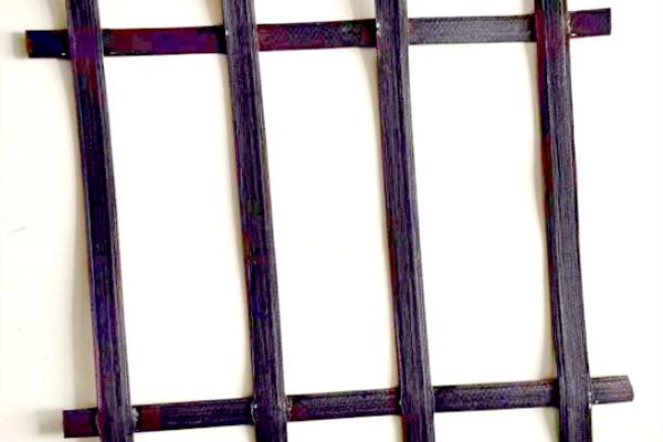 高韧性聚酯纱线集束土工格栅在环保工程中的应用有哪些呢？