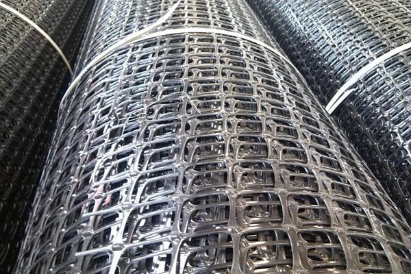 土工格栅和土工布的铺设先后顺序  第2张