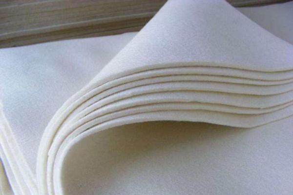 高韧性聚酯纱线集束土工格栅可以与土工布搭配使用吗  第2张