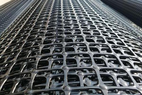 土工格栅可以铺在柏油路上吗  第2张